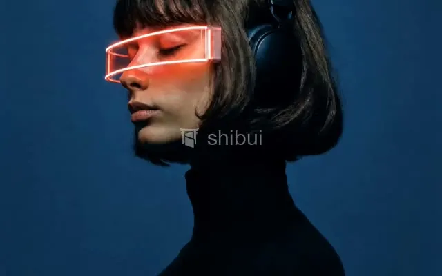Mulher com óculos de neon e fones de ouvido em fundo azul escuro.