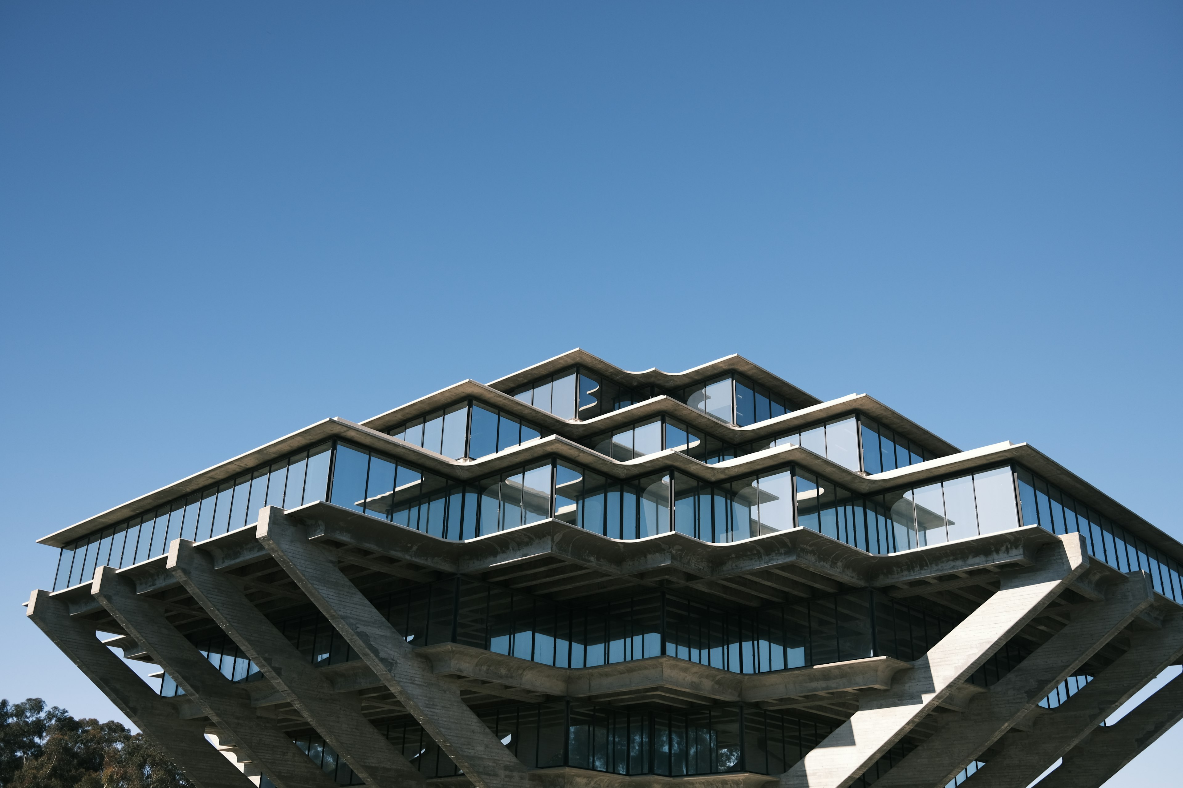 Geisel Library — raking concrete piers